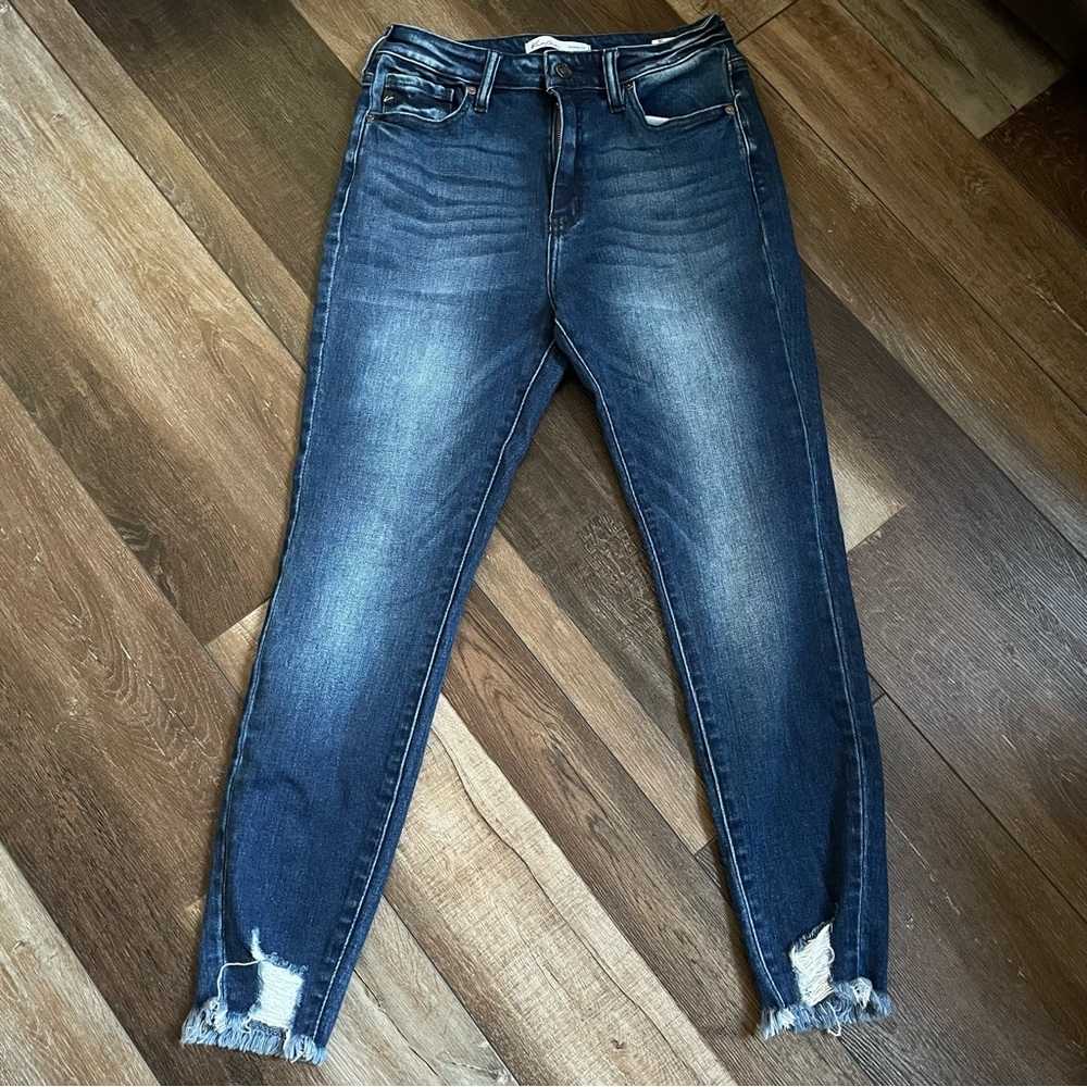 KanCan Skinny Jeans Size 28 Distressed Wash